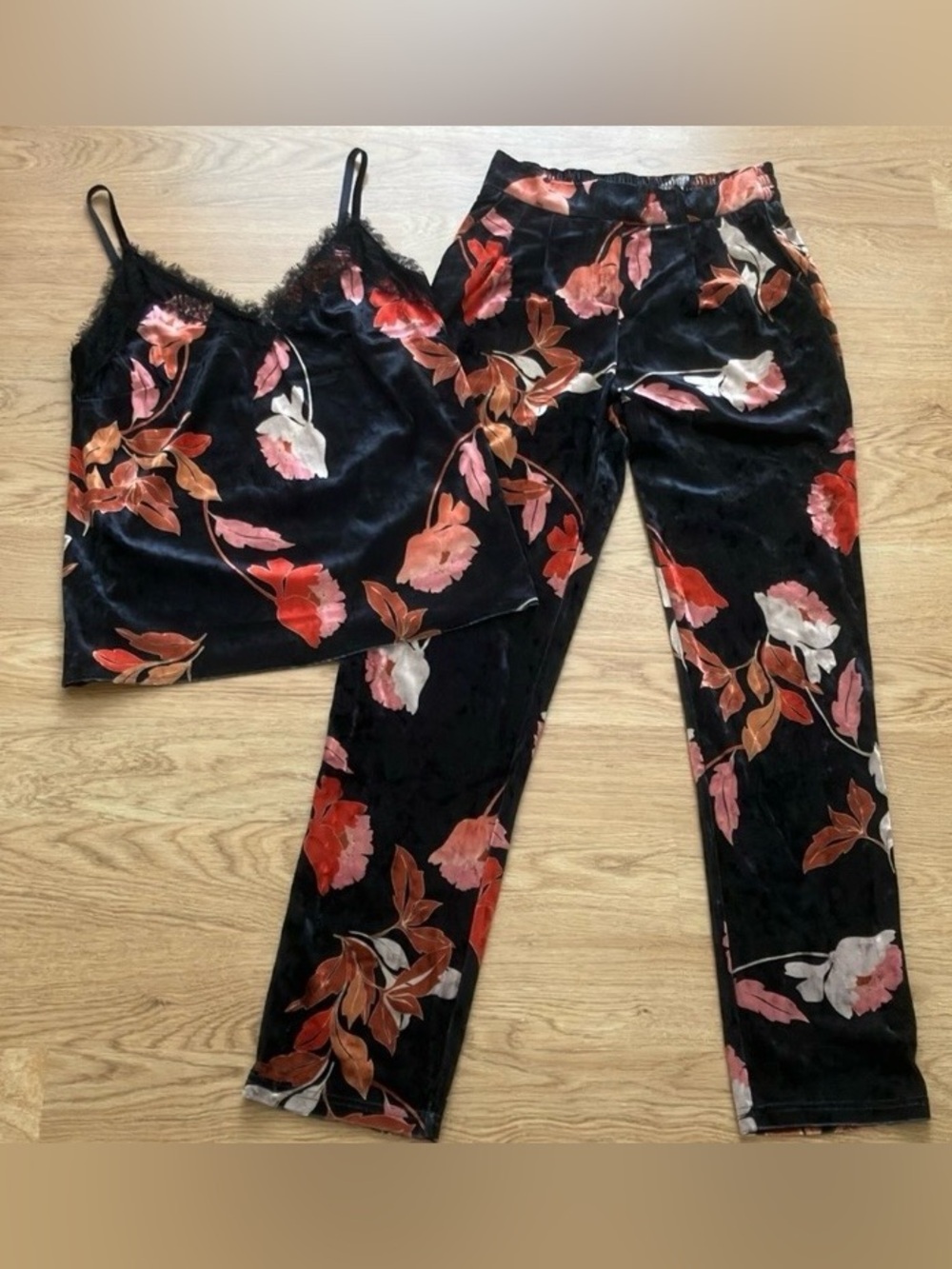 Molly Bracken Black Velvet Floral Cami & Straight Leg Pants. Sz XS.  NWT